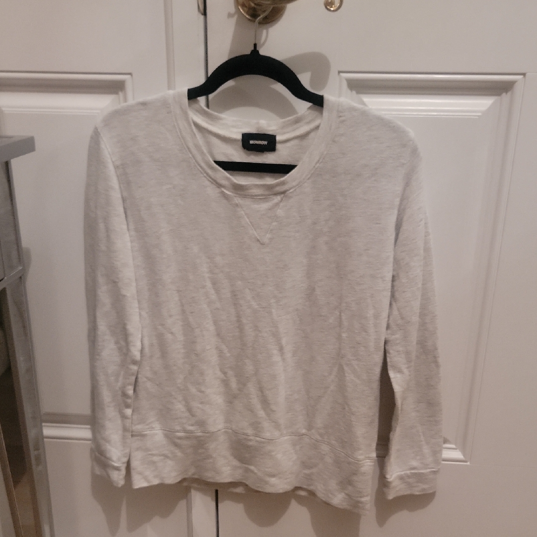 Monrow Light Gray Crew Neck Sweatshirt. Size Xs. Like New!